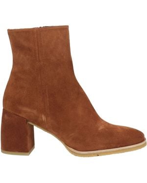 Zinda Ankle Boots - Brown