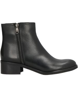 EMMENNE by MARTINA NANNI Ankle Boots - Black
