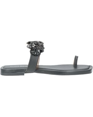 Alma En Pena. Thong Sandals - White