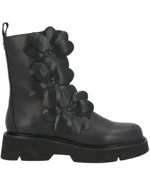 Tosca Blu Ankle Boots - Black