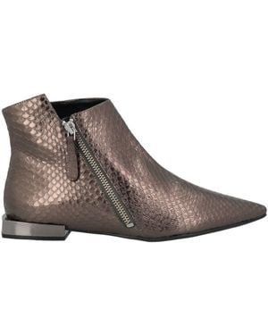 Vicenza Ankle Boots - Brown