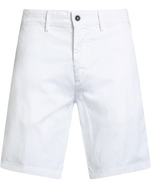 Harmont & Blaine Shorts & Bermuda Shorts - White