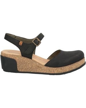 El Naturalista Court Shoes - Black