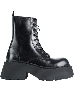 Vic Matié Ankle Boots - Black