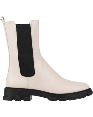 Michael Kors Ankle Boots - White