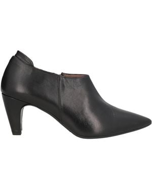 LARA MAY Ankle Boots - Black