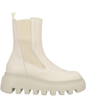 Vic Matié Ankle Boots - White