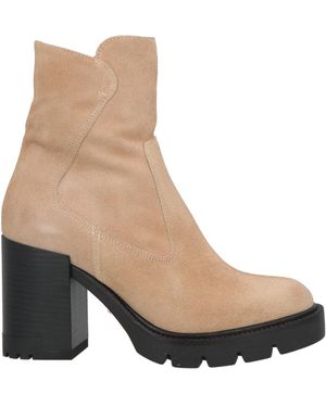 Janet & Janet Ankle Boots - Natural