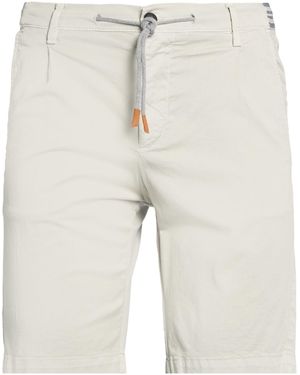 Eleventy Shorts & Bermuda Shorts - Natural