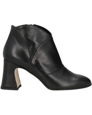 Elata Ankle Boots - Black