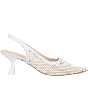 Zinda Pumps - White
