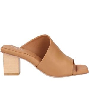 Eqüitare Sandals - Brown