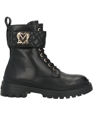 ショートブーツ・ブーティ LOVE MOSCHINO Woman Flat ankle boots Black JA24235G0LIA0 Love Moschino Outlet: Shoes woman - Black | Love Moschino