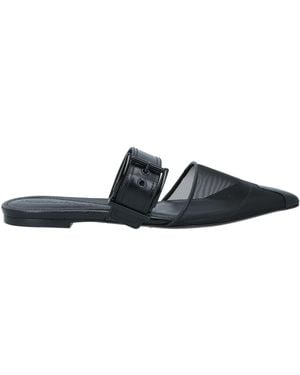 McQueen Mules & Clogs - Weiß