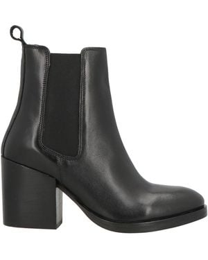 Nila & Nila Ankle Boots - Black
