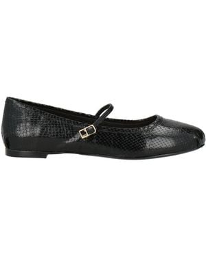 Lola Cruz Ballet Flats - Black