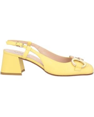 Status Court Shoes Leather - Yellow