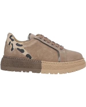 Nila & Nila Trainers - Brown