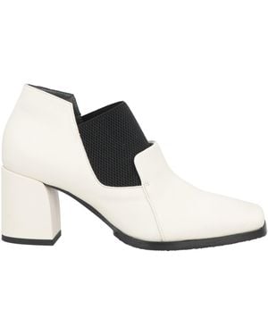 Ixos Ankle Boots - White