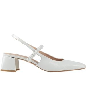 Zinda Pumps - White