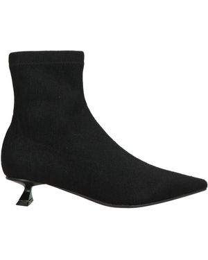 Emanuélle Vee Ankle Boots - Black