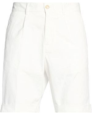 SEVENTY VENEZIA Shorts & Bermuda Shorts - White