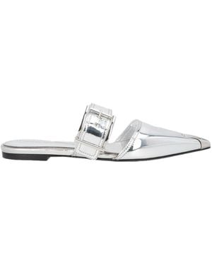 McQueen Mules & Clogs - Weiß