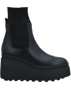 Vic Matié Ankle Boots - Black