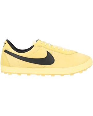 Nike Trainers - Yellow