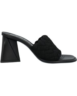 Strategia Sandals - Black