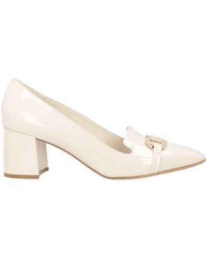 Ferragamo Cream Loafers Calfskin - Natural