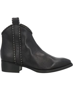 Zoe Ankle Boots - Black