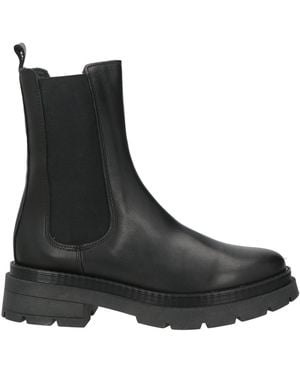 Loretta Pettinari Ankle Boots - Black