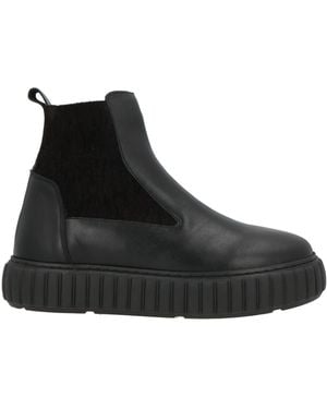 Nila & Nila Ankle Boots - Black