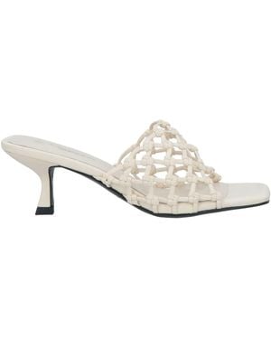 Tosca Blu Sandals - White