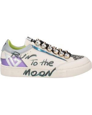 Emanuélle Vee Trainers - White
