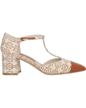 Ferragamo Cream Court Shoes Leather - Natural