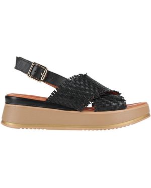 Ovyè Sandals - Black