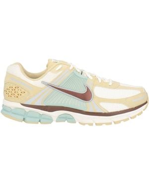 Nike Trainers - White