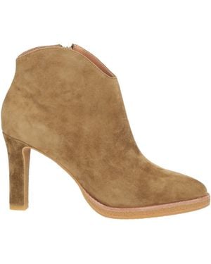 Lola Cruz Ankle Boots - Brown