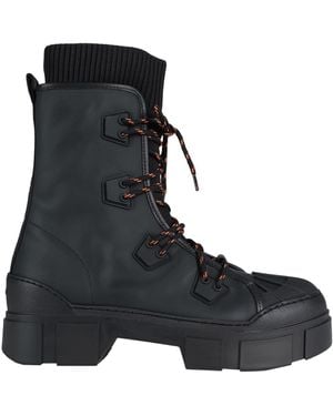 Vic Matié Ankle Boots - Black