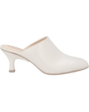 Tod's Mules & Clogs - Weiß