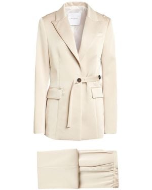 Beatrice B. Traje - Neutro