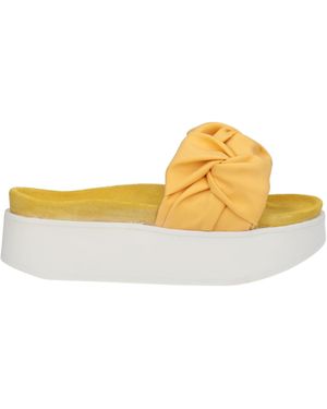 Inuikii Sandals - Yellow