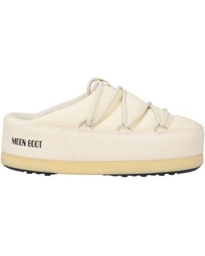Moon Boot Mules & Zuecos - Blanco