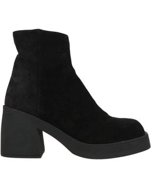 ESSENTIAL L.A.B. Ankle Boots - Black