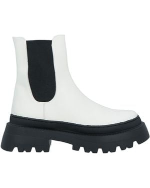 O.x.s. Ankle Boots - Black
