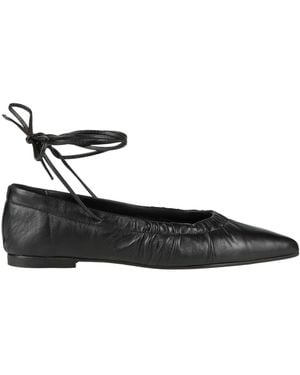 Ovyè Ballet Flats - Black