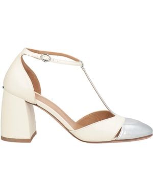 A.Bocca Court Shoes - Natural