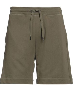 Canada Goose Shorts & Bermuda Shorts - Green